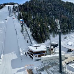 Industriemontage Industrieklettern irata Toni-Seelos-Olympiaschanze Nordische-WM-2019 Seefeld Tirol