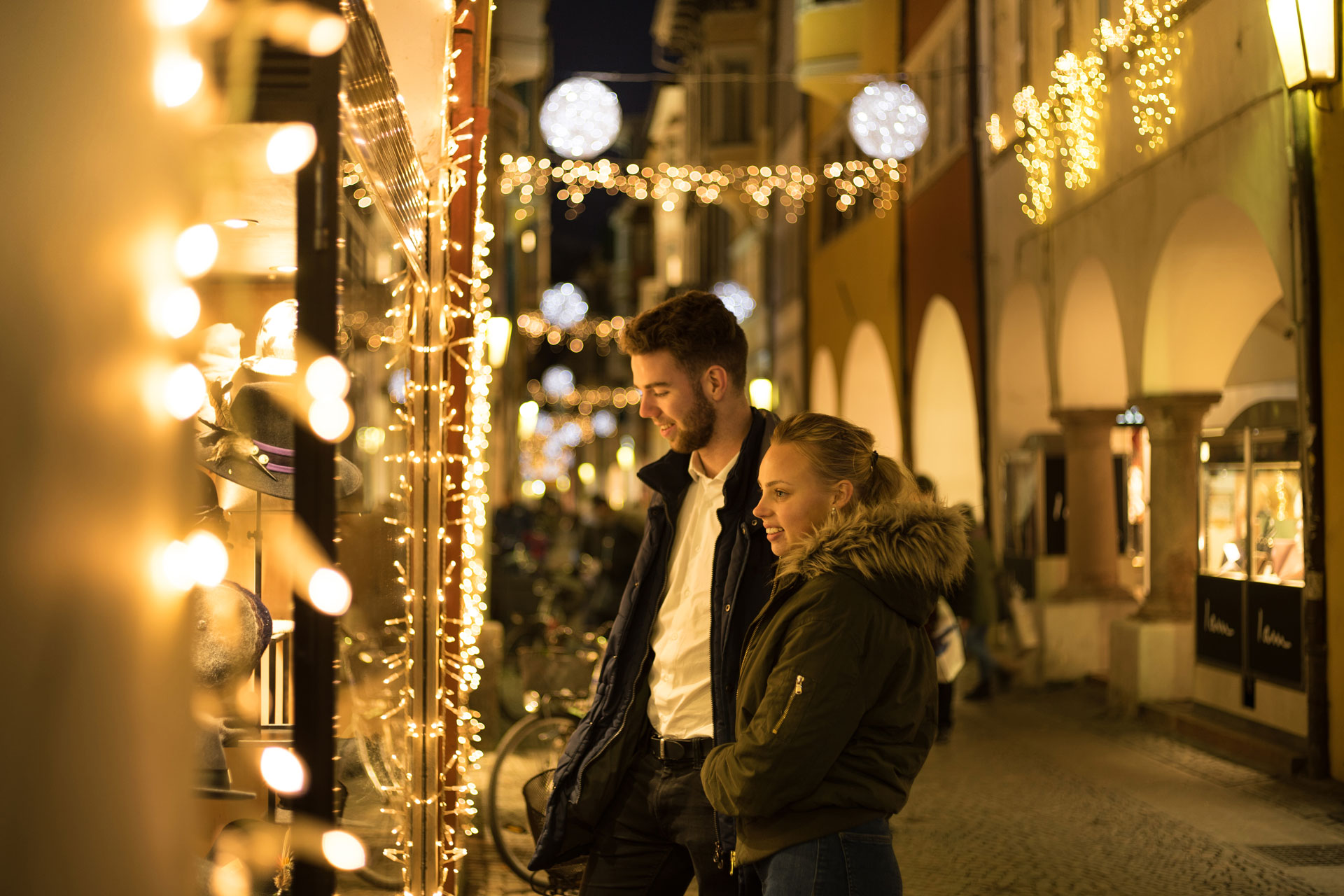 Lichtkonzepte Weihnachtsbeleuchtung Winterbeleuchtung MK-Illumination Bozen Italien